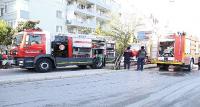 İzmir'de bir binanın çatısı alev alev yandı!