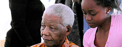 Ailesi Mandela’nın mirasını paylaşamadı